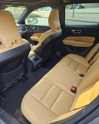 Volvo V60 cena 98500 przebieg: 164354, rok produkcji 2019 z Bydgoszcz małe 781